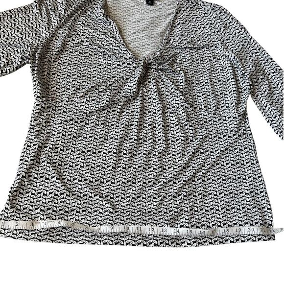 Knot Front Blouse in Black & White - Picture 6 of 6